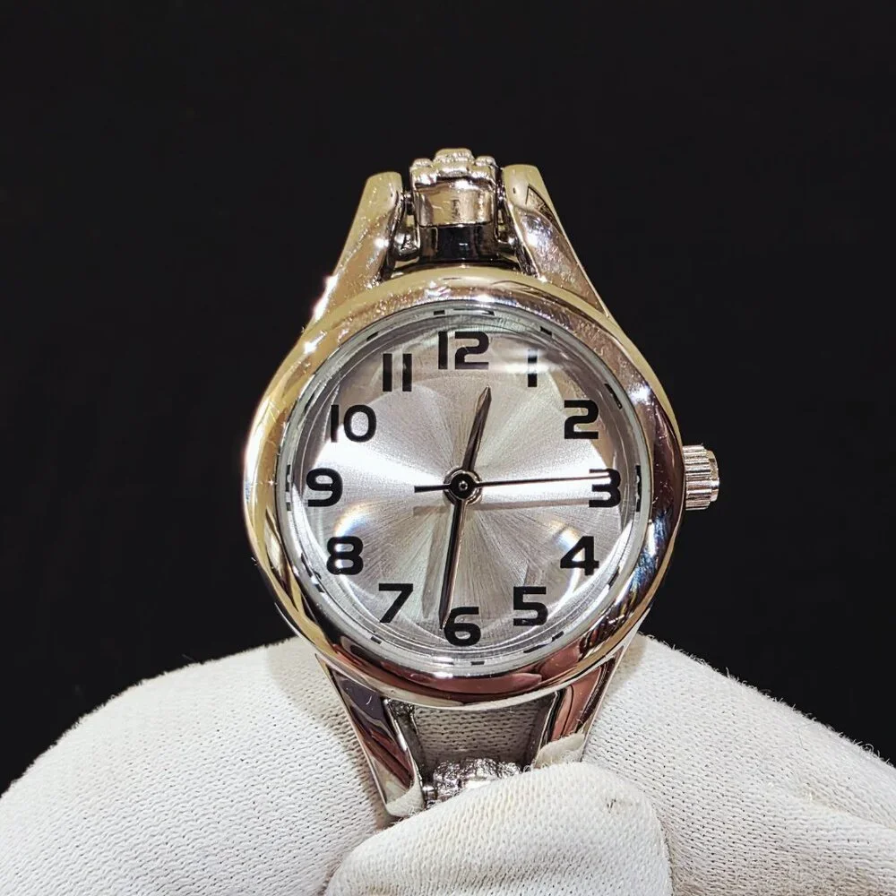 Easy to Read Round Silver Face Band Black Numbers Womens Wrist Watch New Battery
